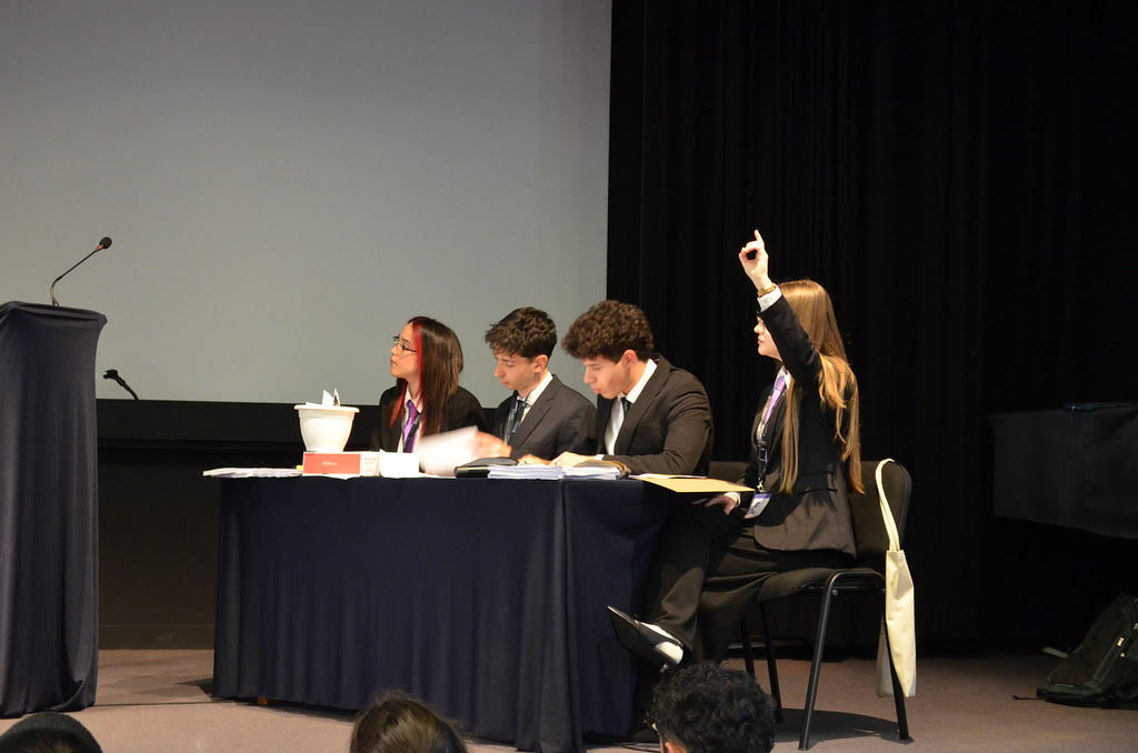 És positiu dotar de drets a la natura? Trivium participa al III Torneig Nacional de Debat de la UB